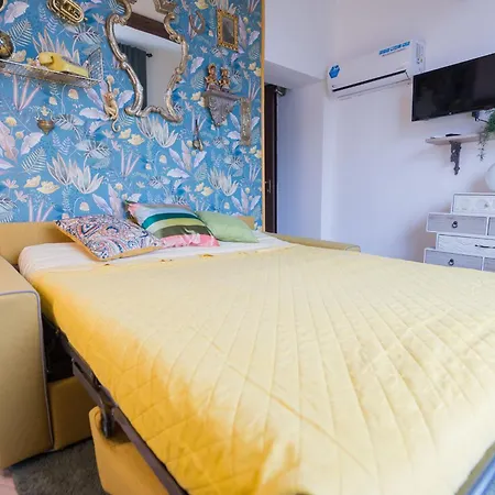 Deluxe Attic For 2, With Amazing Terrace And Poweful Wi-fi - Very Near The Metro, Position, Very Well Connected To Train Stations And Malpensa, Linate And Begramo Airports Lejlighed Milano