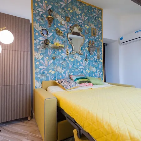 Deluxe Attic For 2, With Amazing Terrace And Poweful Wi-fi - Very Near The Metro, Position, Very Well Connected To Train Stations And Malpensa, Linate And Begramo Airports * Milano