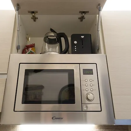 Deluxe Attic For 2, With Amazing Terrace And Poweful Wi-fi - Very Near The Metro, Position, Very Well Connected To Train Stations And Malpensa, Linate And Begramo Airports * Milano